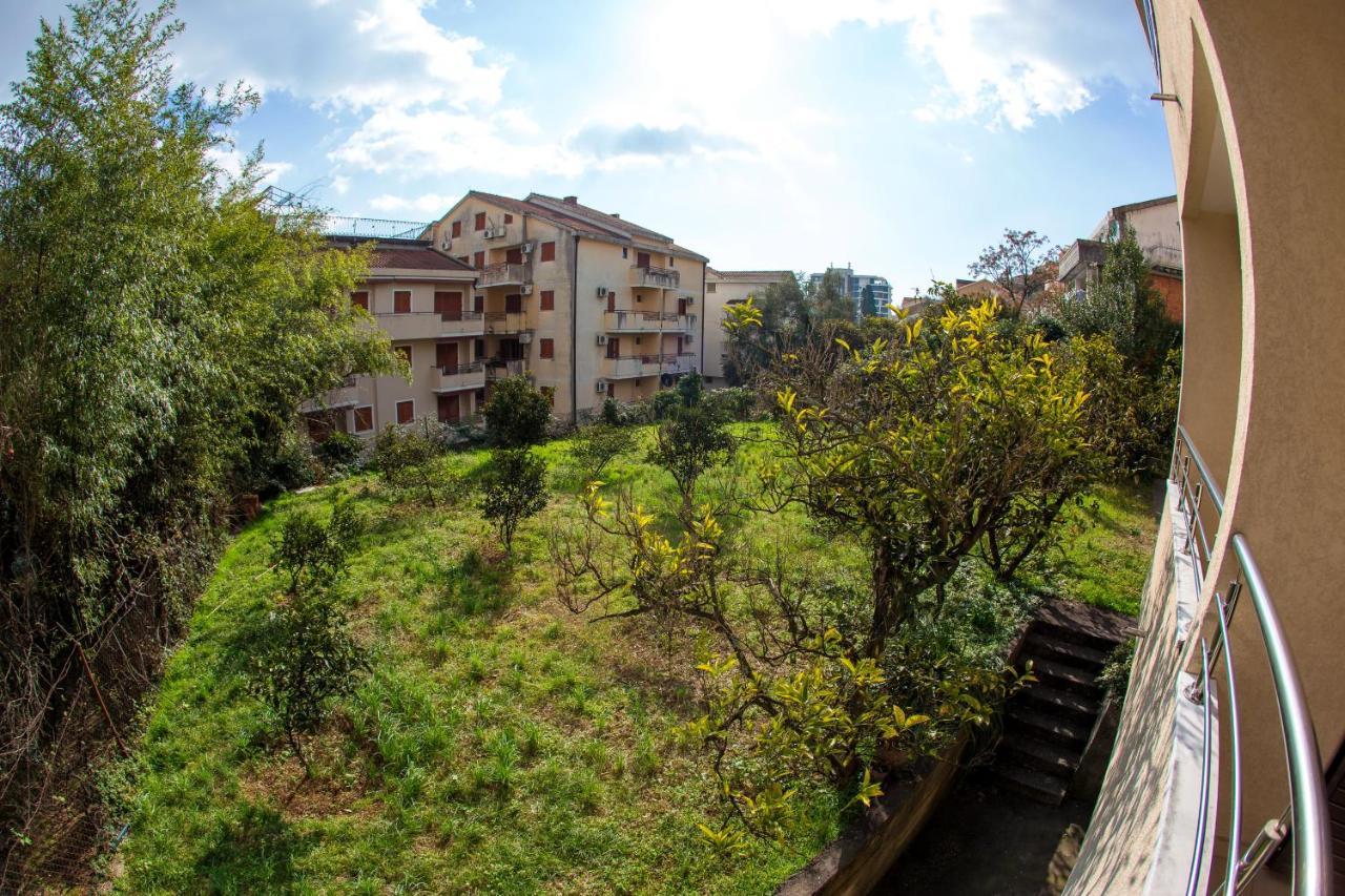 Guest House Mandarina Budva Exterior foto